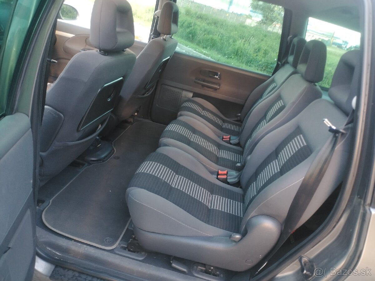 Volkswagen Sharan 2.0Tdi 7miestne - 10