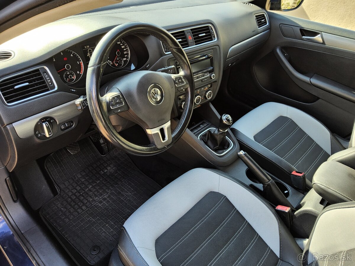 Volkswagen Jetta 2.0 TDI Highline 103kW - 10