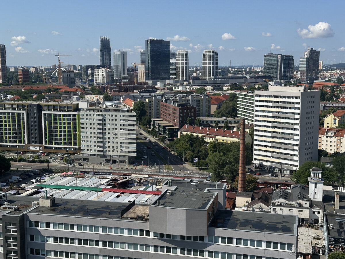 Čarovný panoramatický výhľad na Bratislavu z 21. poschodia - 10