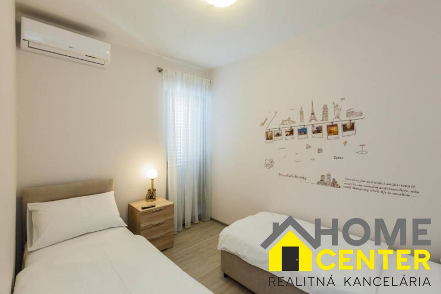 Nádherný dom /420 m²/ s bazénom a výhľadom na more, Dalmátsk - 10