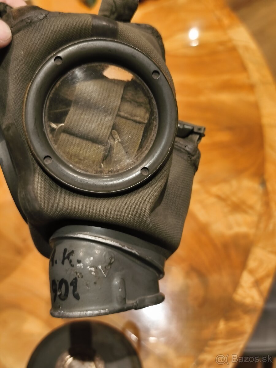 Nemecká plynová maska . - 10