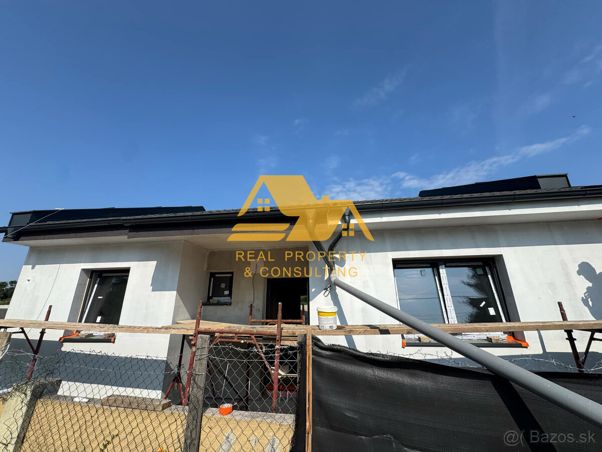 Predám novostavbu v radovej zástavbe v obci Selice - 10