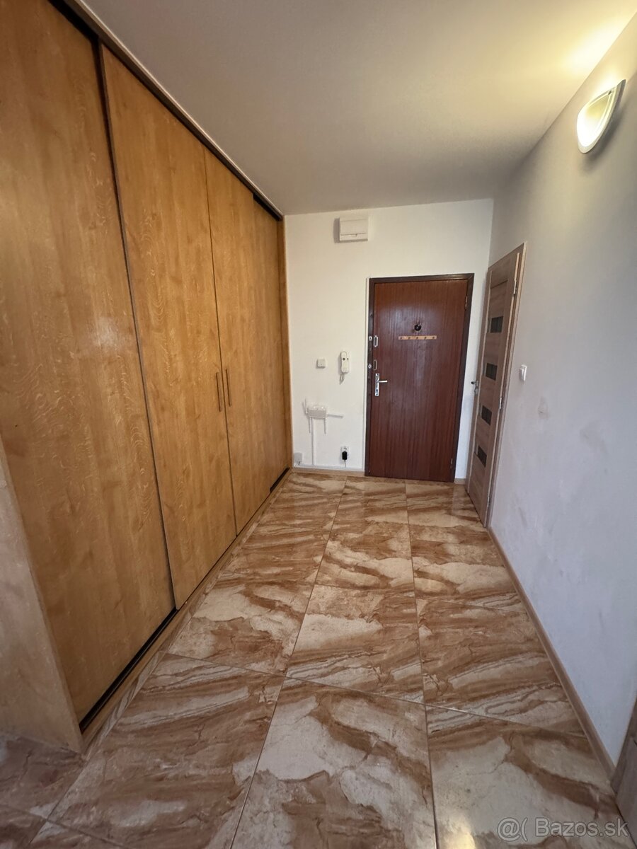 PRENÁJOM 2-i byt Sereď - 10