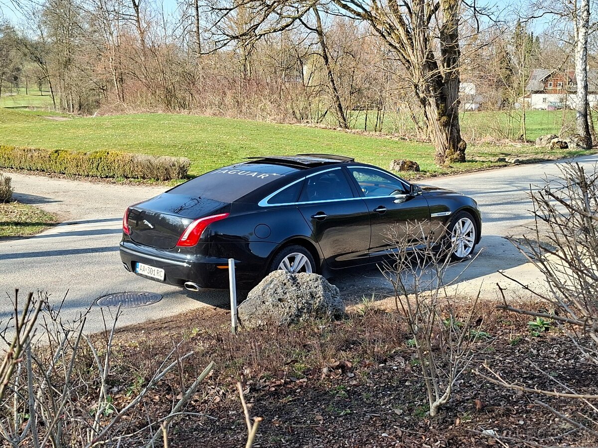Jaguar XJ 3d - 10