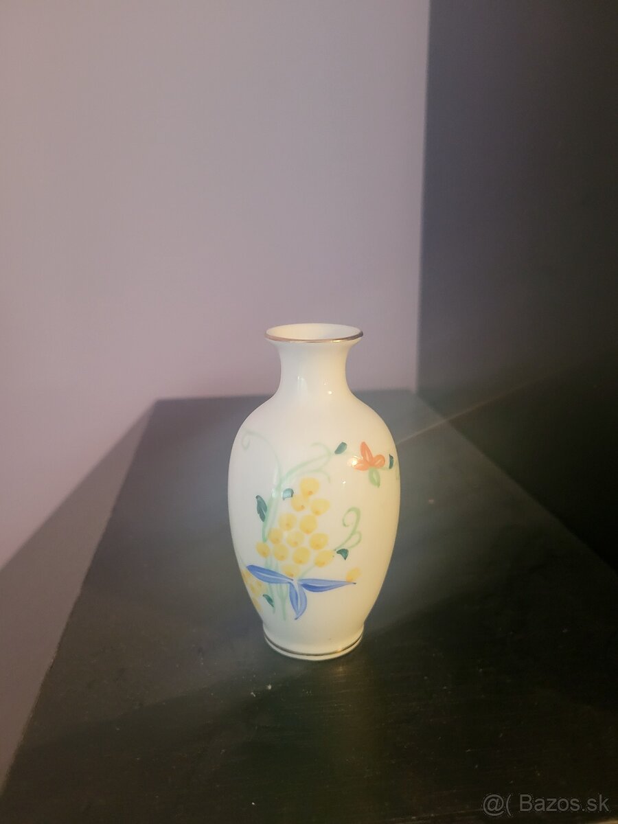 Biele vázičky a popolník - 10