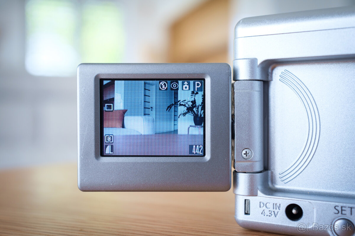 Canon PowerShot A80 - 10