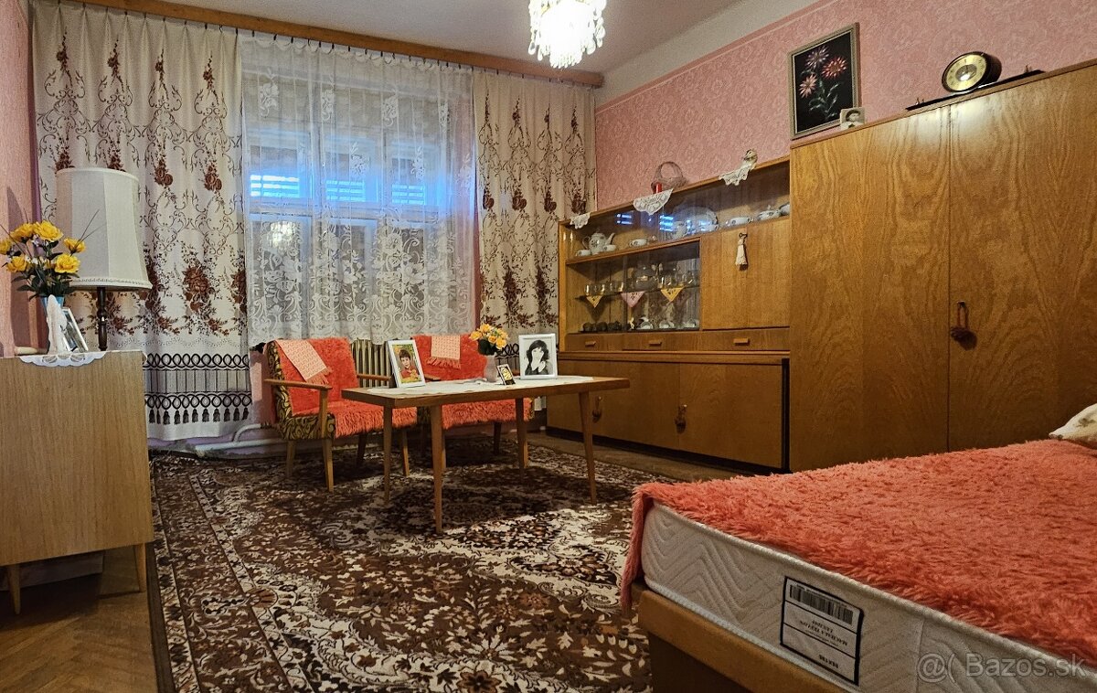 V obci Malé Kosihy päťizbový rodinný dom je na predaj. - 10