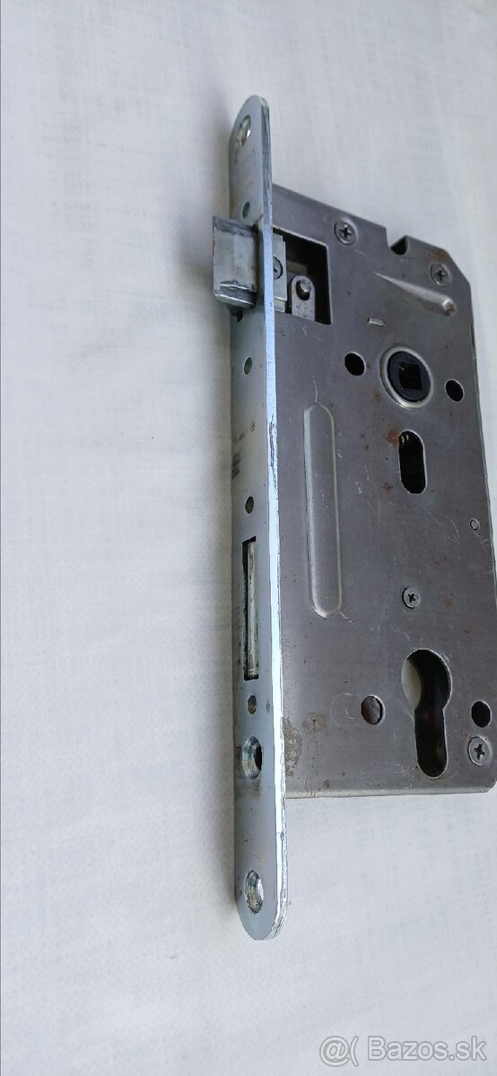 Zadlabavací zámok FAB - 10