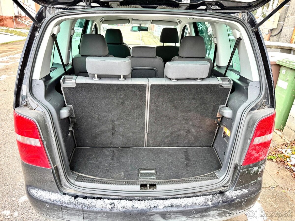 VW TOURANPredám 7. miestny Volkswagen Touran, 2.0.tdi, 103 k - 10