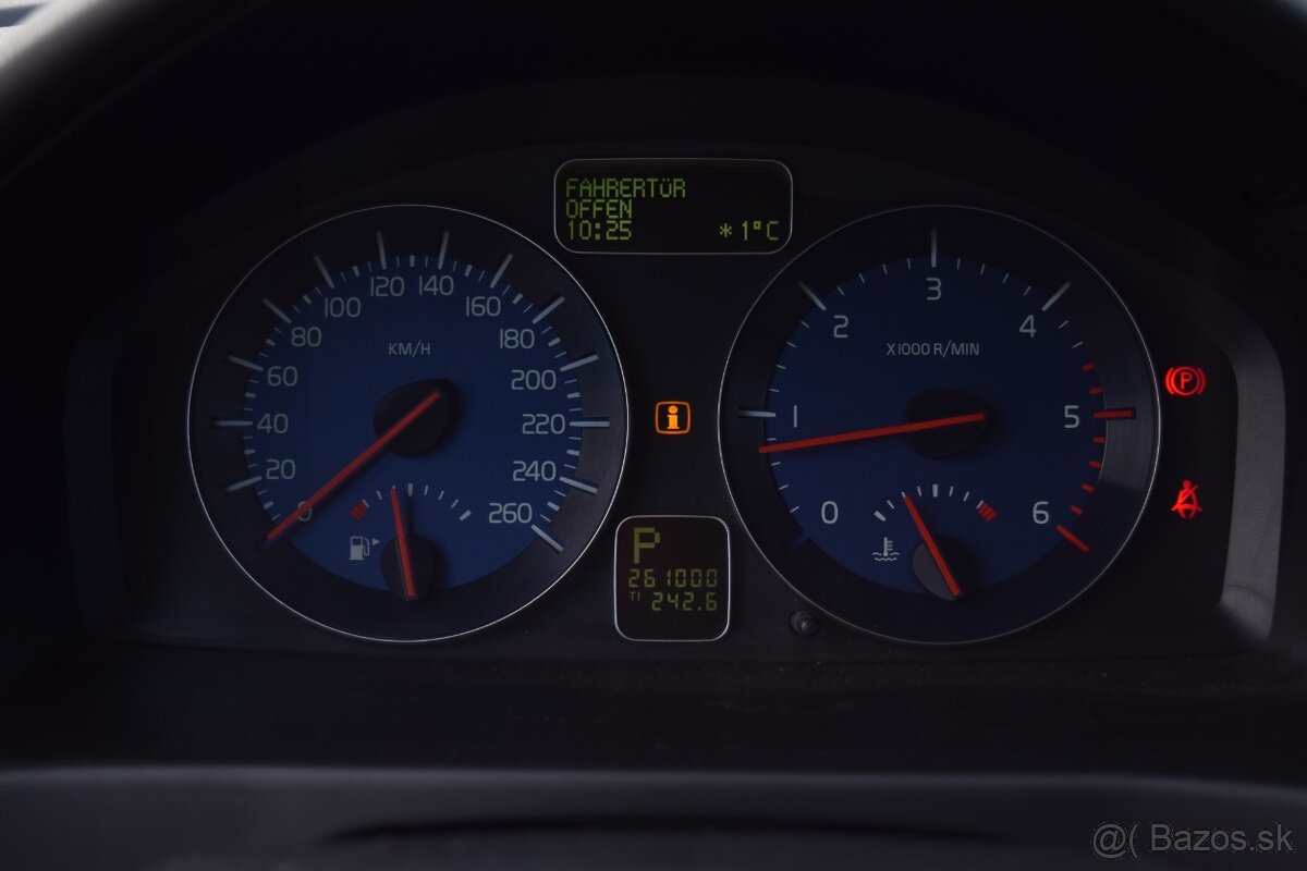 Volvo V50 D3 R-Design - 10