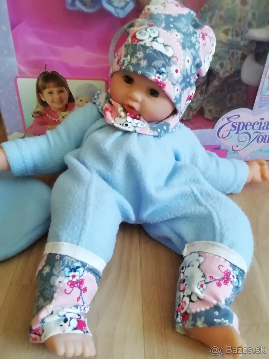 Realisticka babika s oblecenim - 10