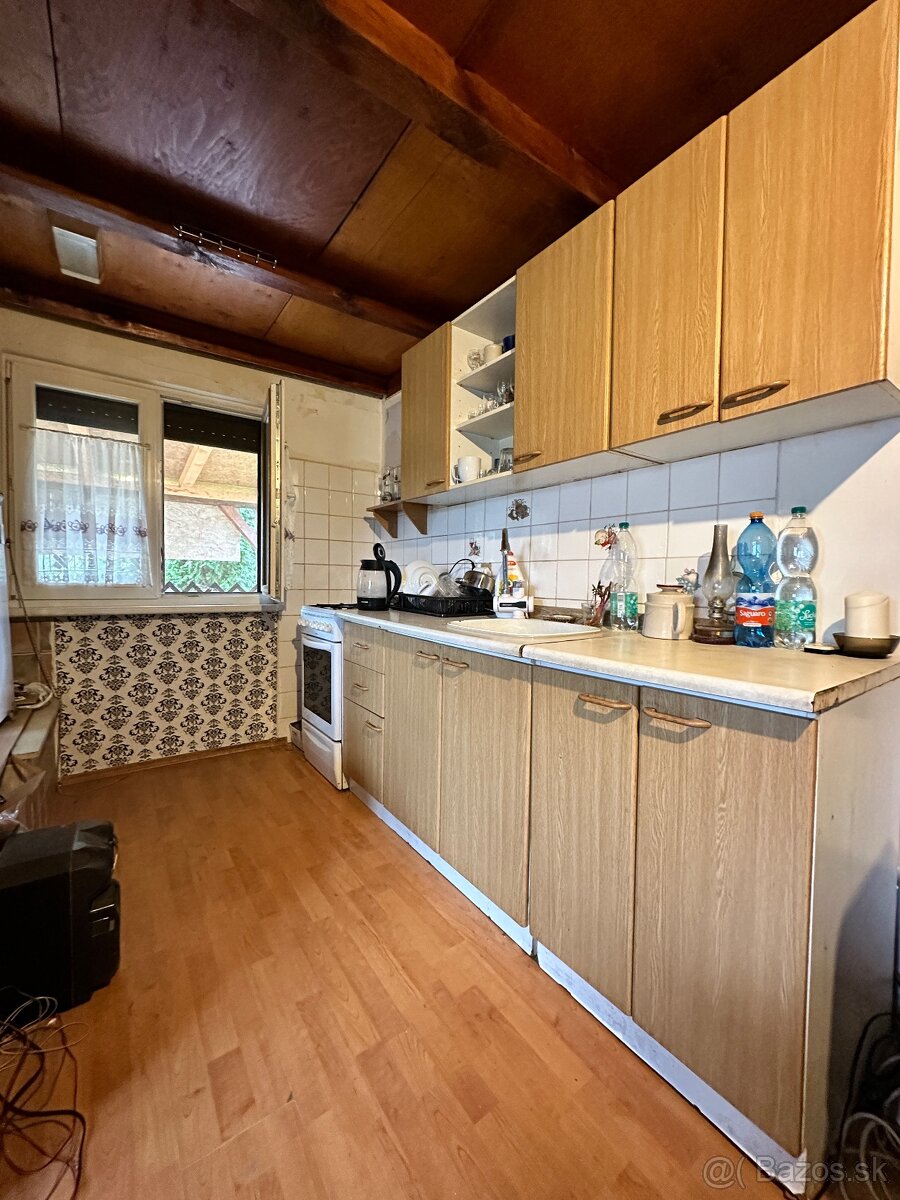 Zľava Chata so záhradou Hájky, výmena - 10