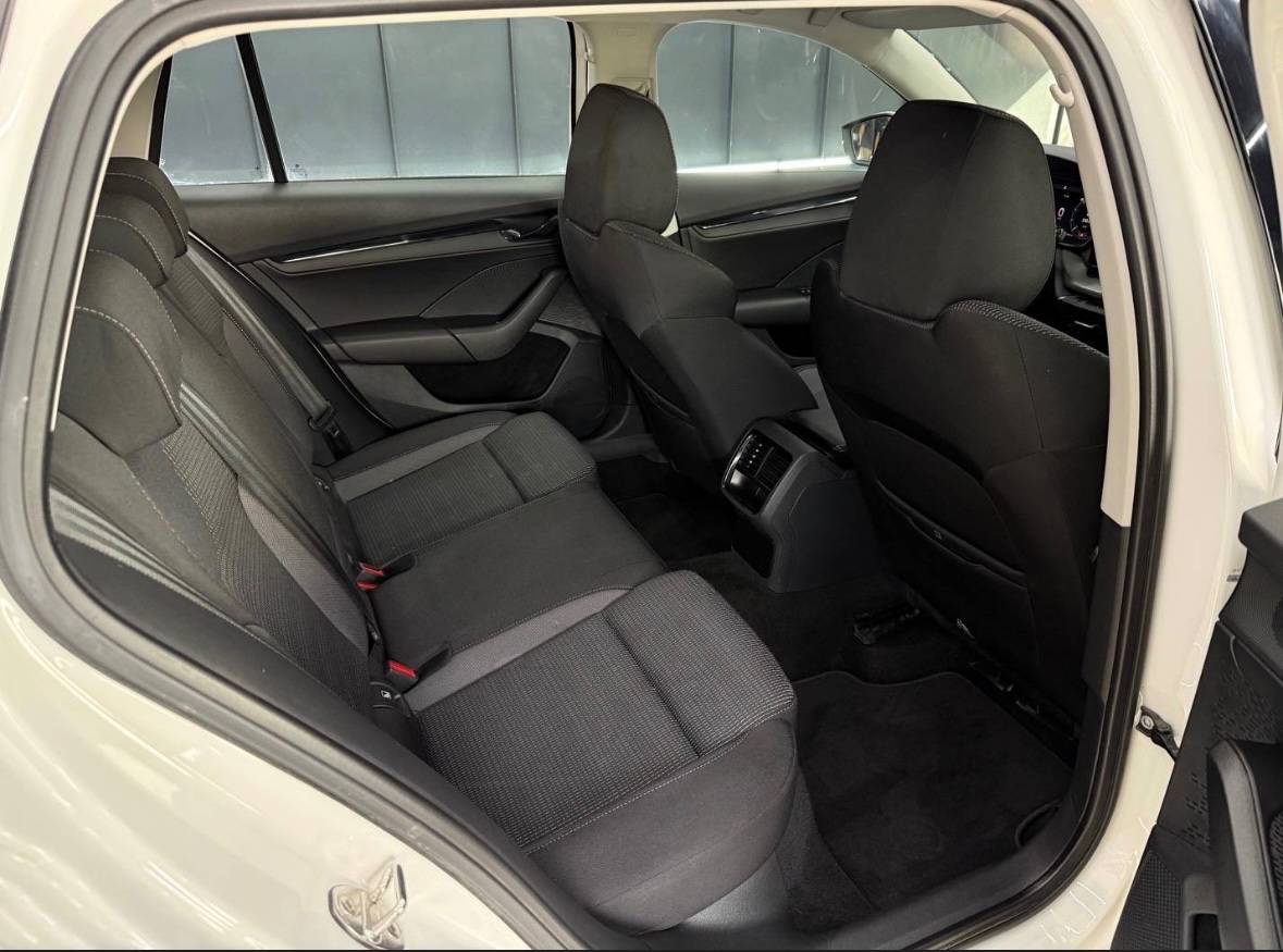 Škoda Octavia Combi 2.0 TDI SCR Style - 10