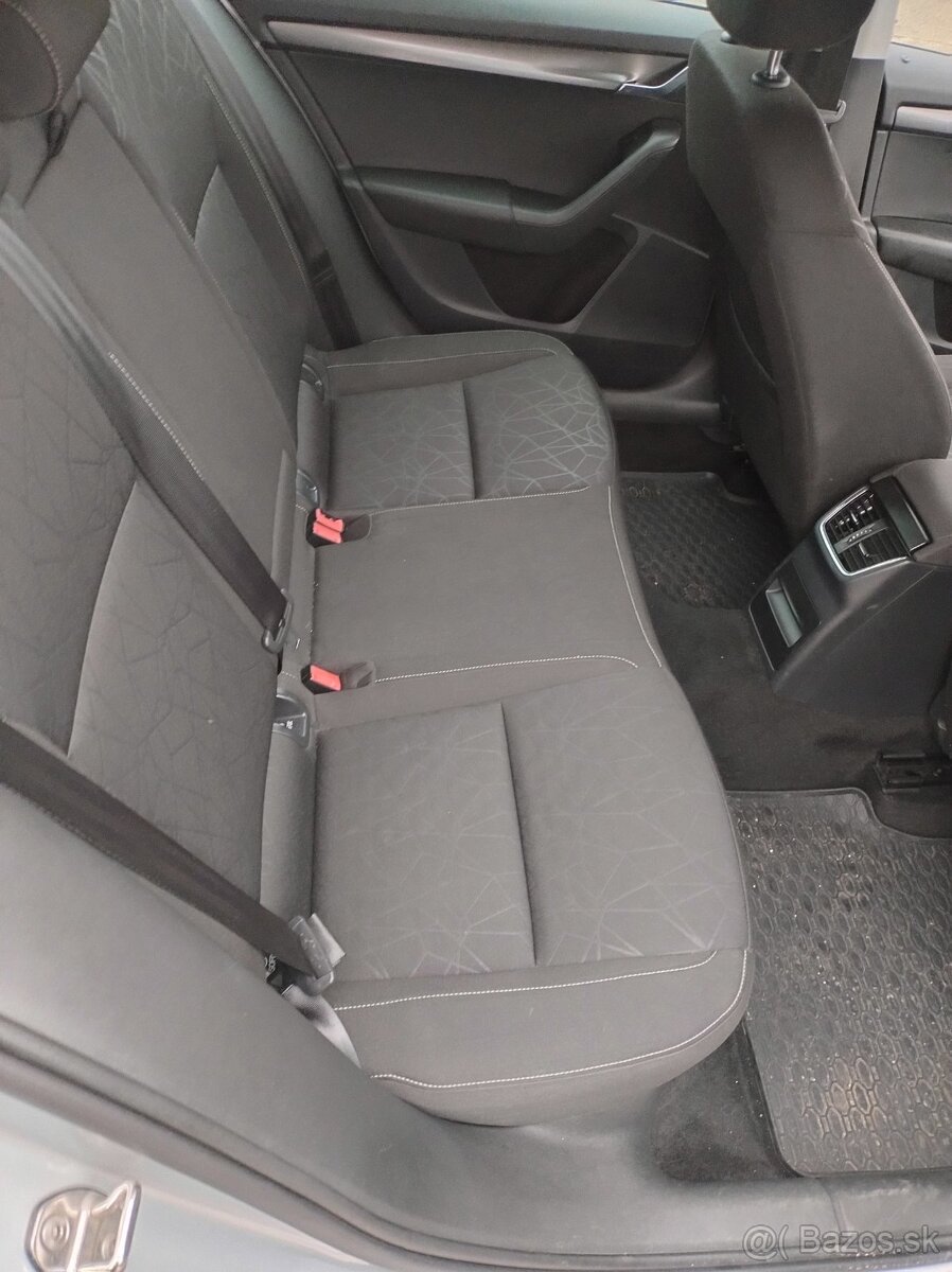 Škoda Octavia 1.6tdi DSG 7 Combi 2018r.v. - 10