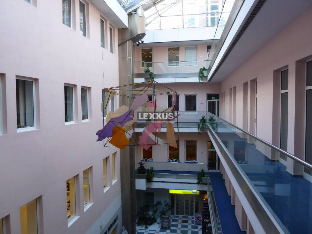 | menší obchodný priestor, výklad, terasa, pešia zóna BA I - 10