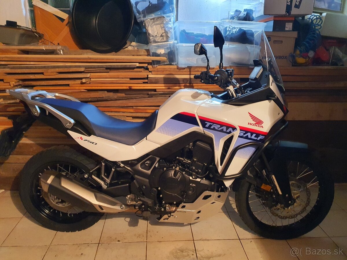 Predam Honda transalp xl 750 - 10