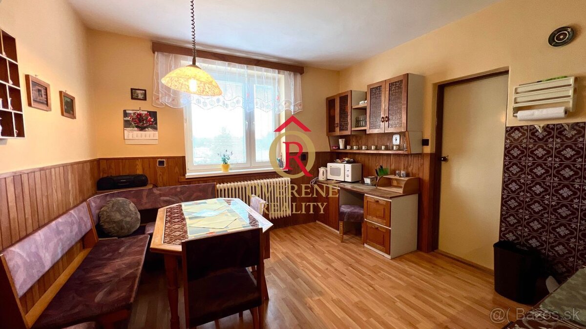 Zachovalý rodinný dom s krásnou záhradou a letnou kuchyňou v - 10