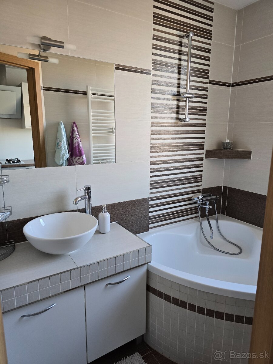 Prenájom 3 izbový byt sídlisko Tarča - 10