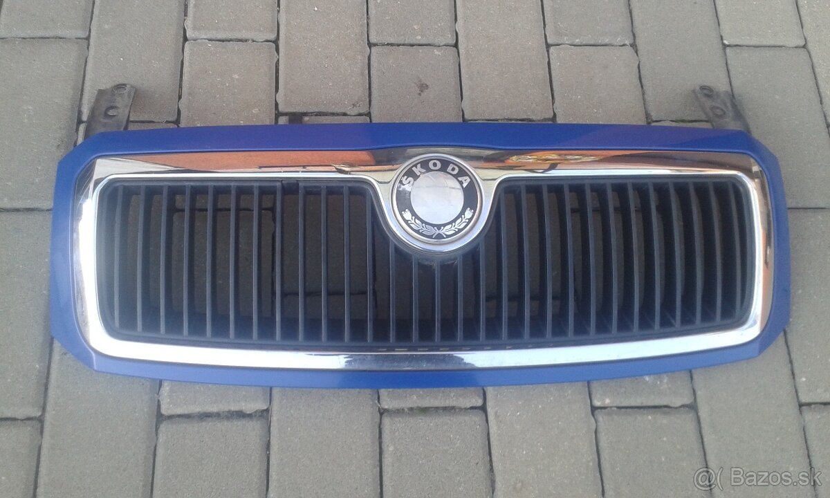 Červené diely Fabia 1,masky prednej kapoty - 10