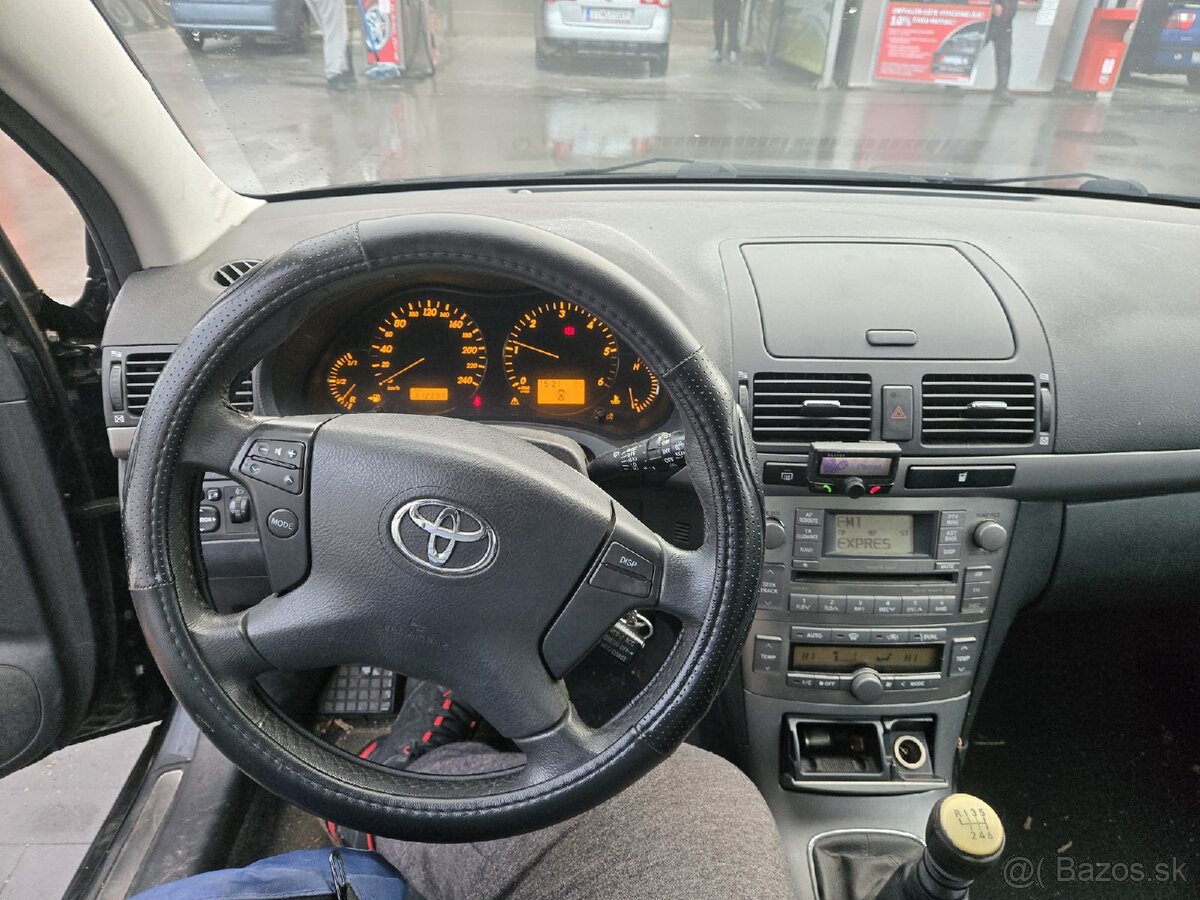 Toyota avensis - 10