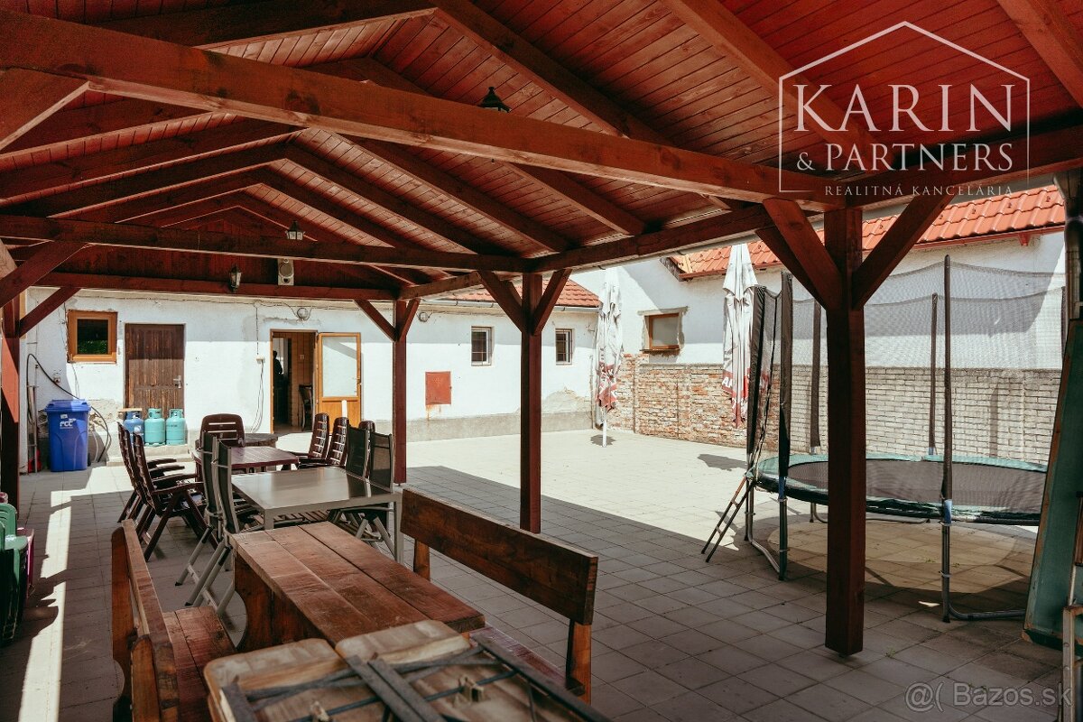 3i rodinný dom využívaný ako pohostinstvo v obci Brodské - 10