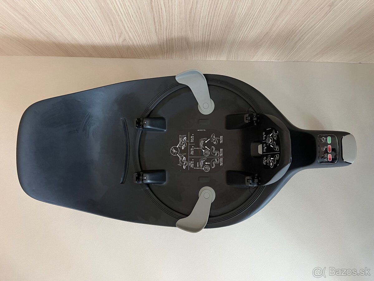 Cybex Cloud T i-size plus + ISOFIX Base T - 10