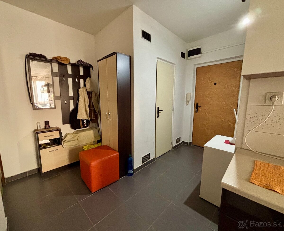 Znížená cena - Trojizbový byt v centre mesta Tornaľa - 10