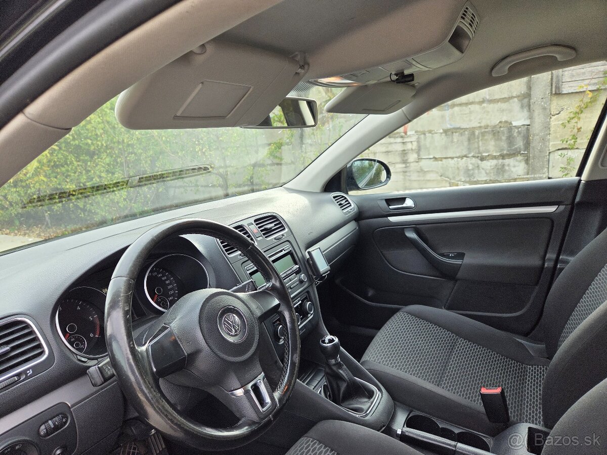 Predam Volkswagen Golf 1.6 TDI 77 KW Rok 2011 - 10
