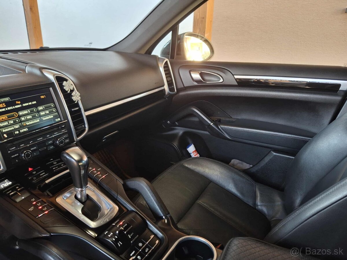 Predam porsche cayenne - 10