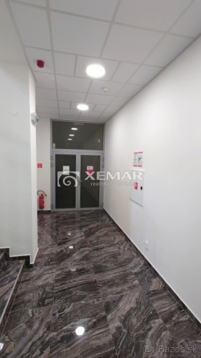 Na prenájom administratívne priestory, 65 m², Banská Byst... - 10
