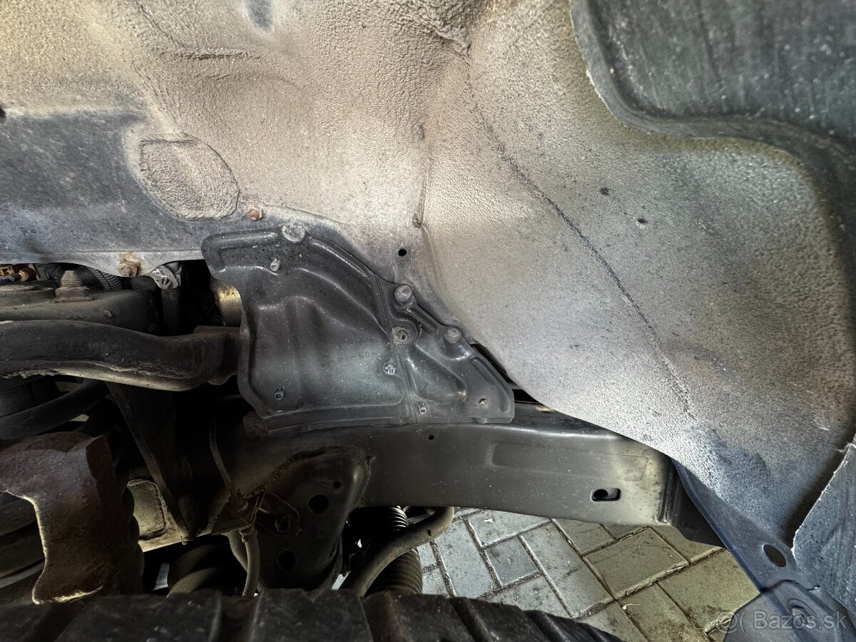 Toyota Land cruiser 120 3,0 D-4D 122KW pôvodný lak,dovoz IT - 10