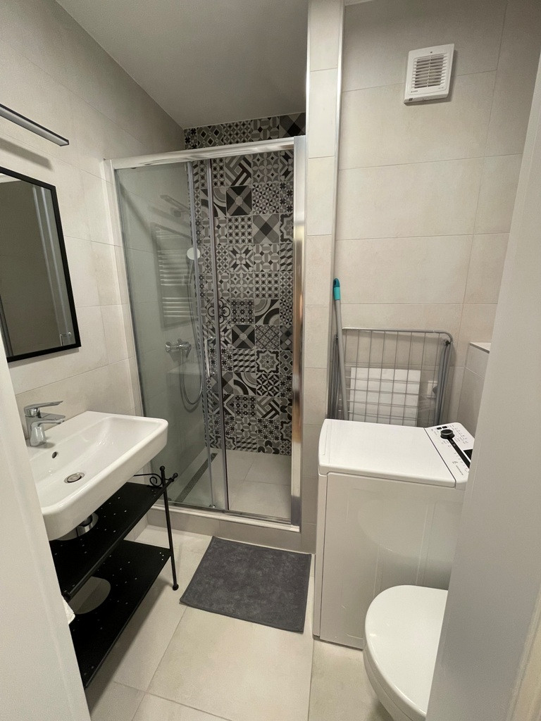 Kompletne zariadená garsónka s balkónom na Nivách vrátane en - 10