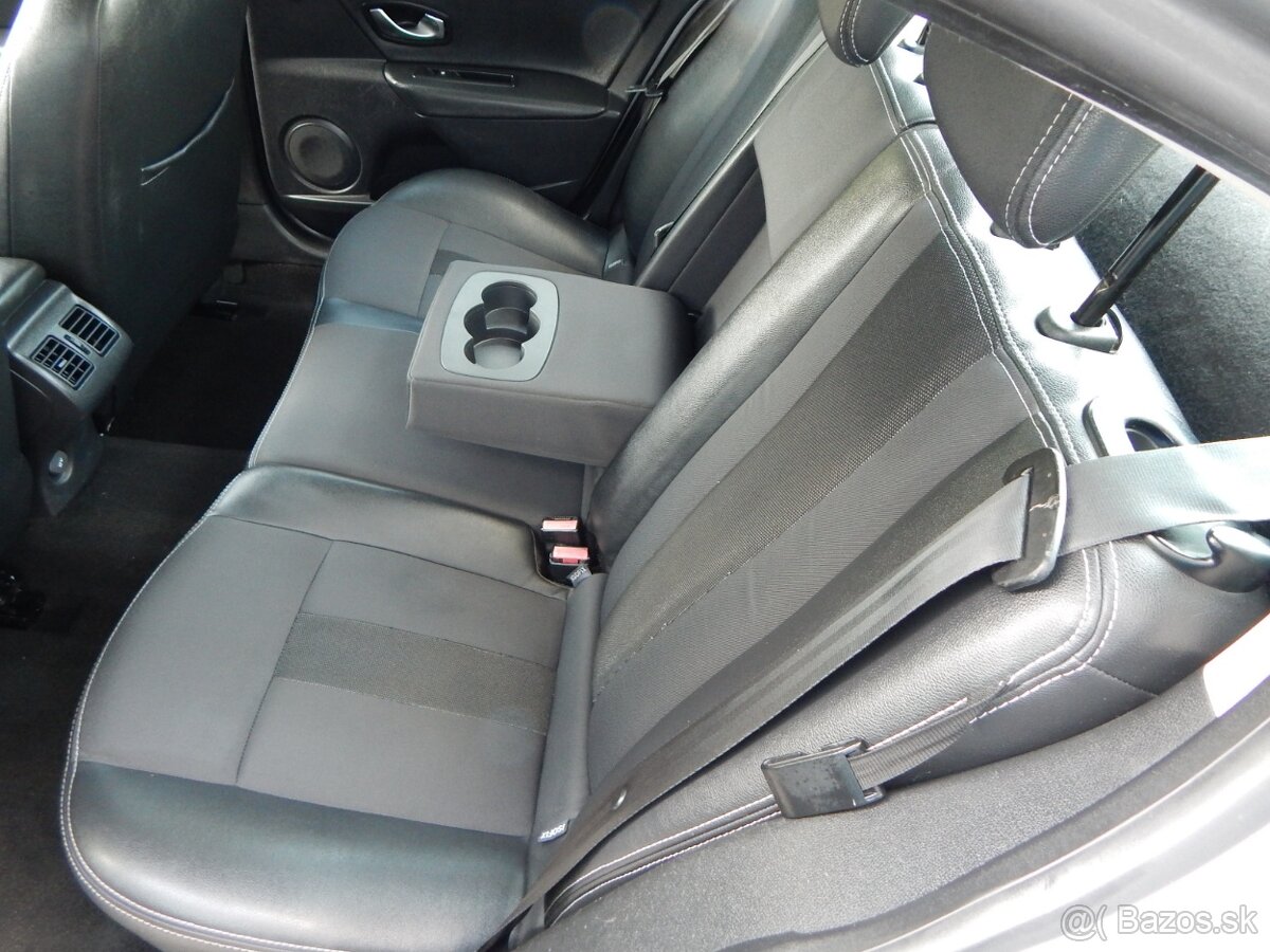 Renault Fluence 1.6 16V Confort - 10