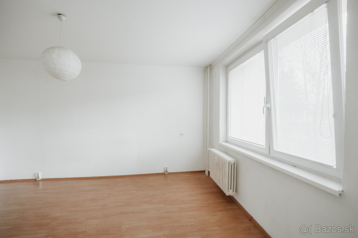 Ponúkame na PRENÁJOM 1 izbový byt na ulici Komenského 16 - 10