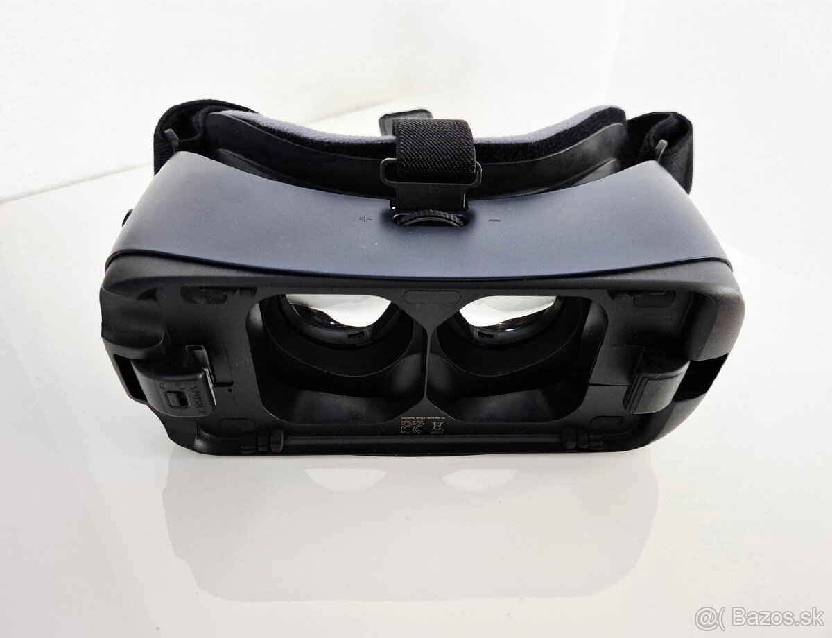 Samsung Gear VR 2 (SM-R323) + ovladač (Bluetooth) - 10