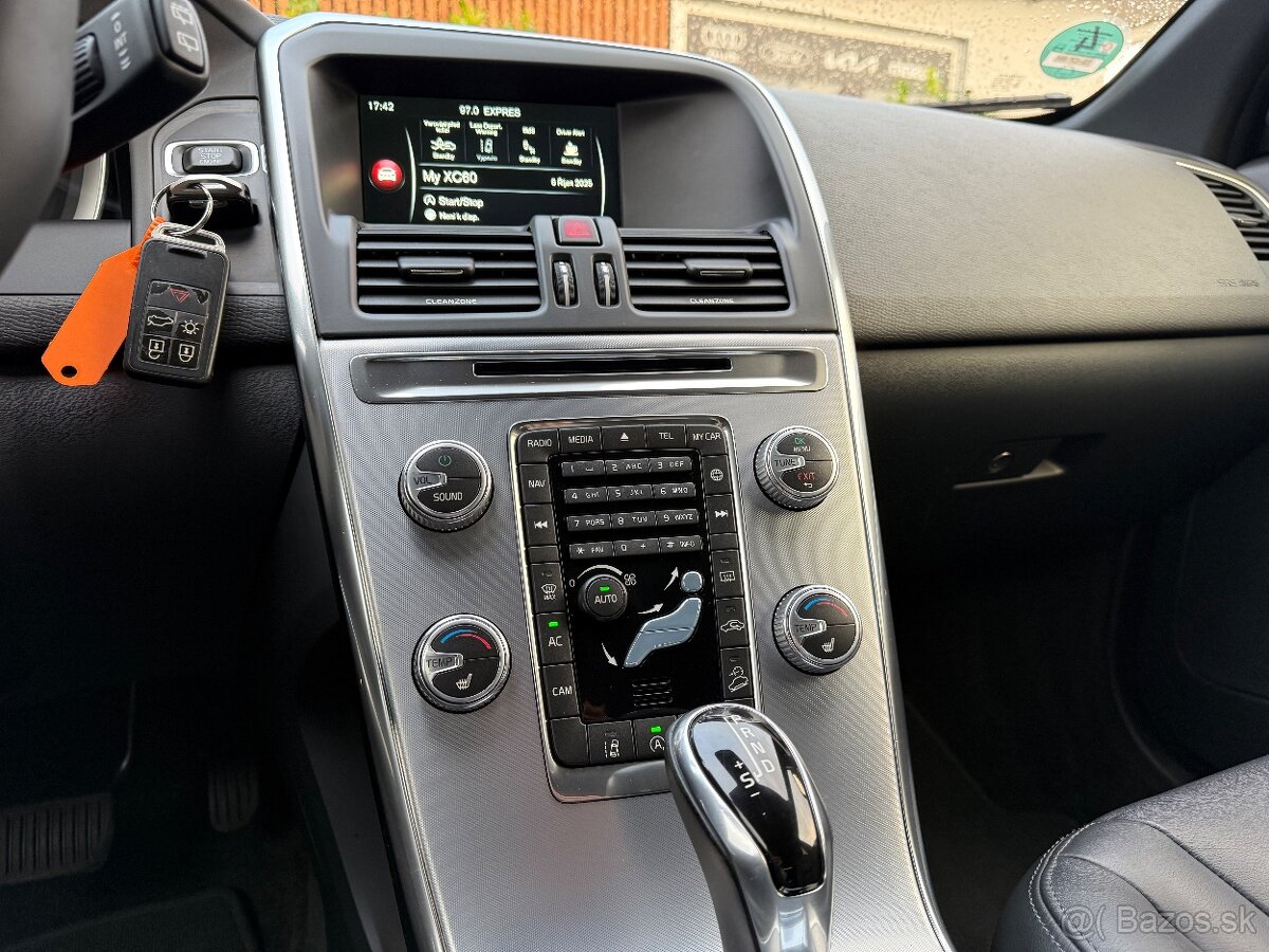 Volvo XC60 D5 2.4L Summum Geartronic AWD - 10