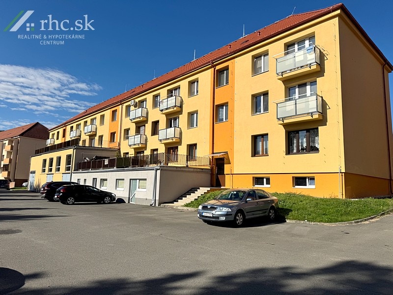 2-IZBOVÝ BYT V TICHEJ LOKALITE V CENTRE MESTA - SOV. HRDINOV - 10