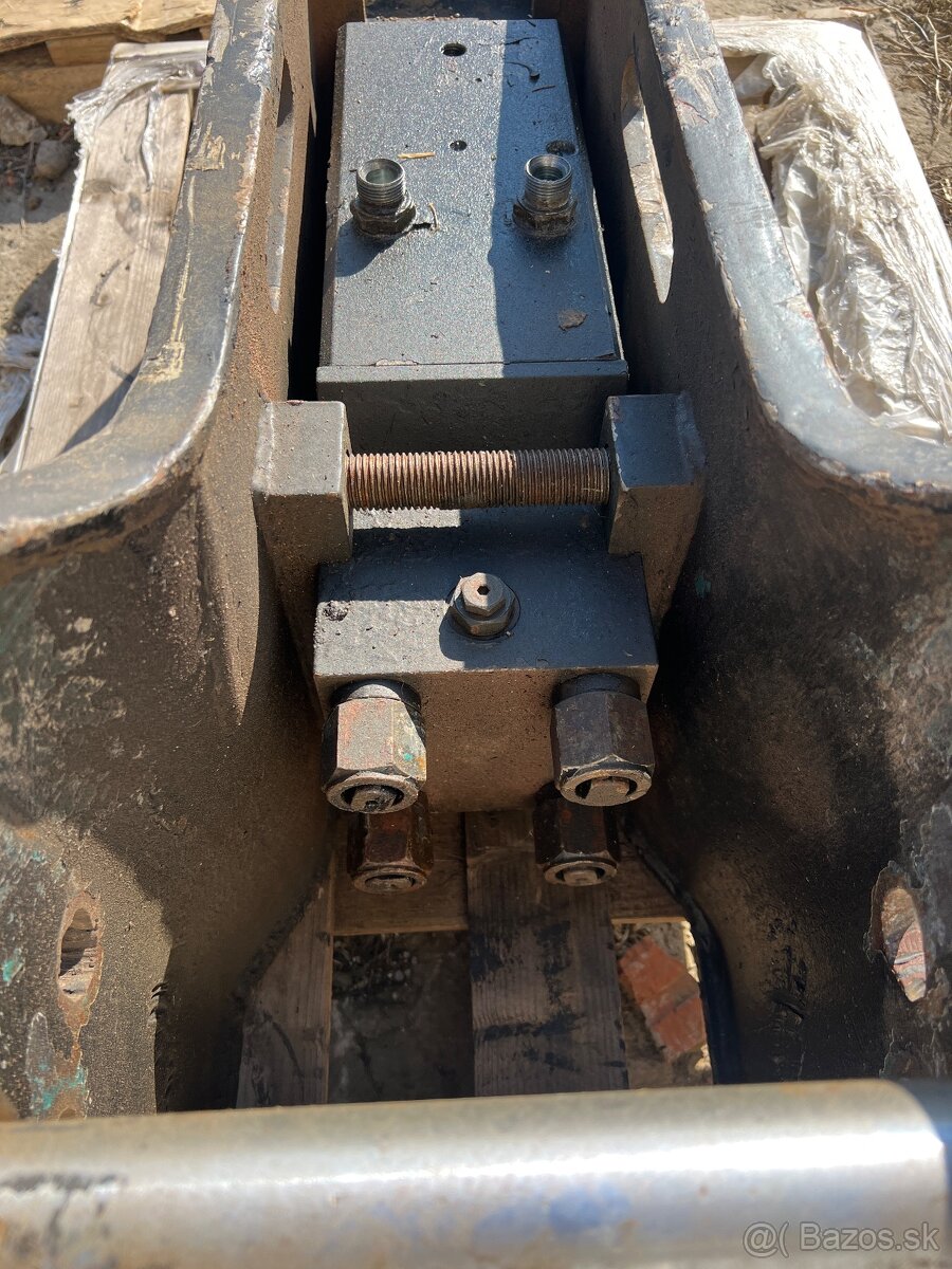 hydraulicke kladivo NKB 300 - 10