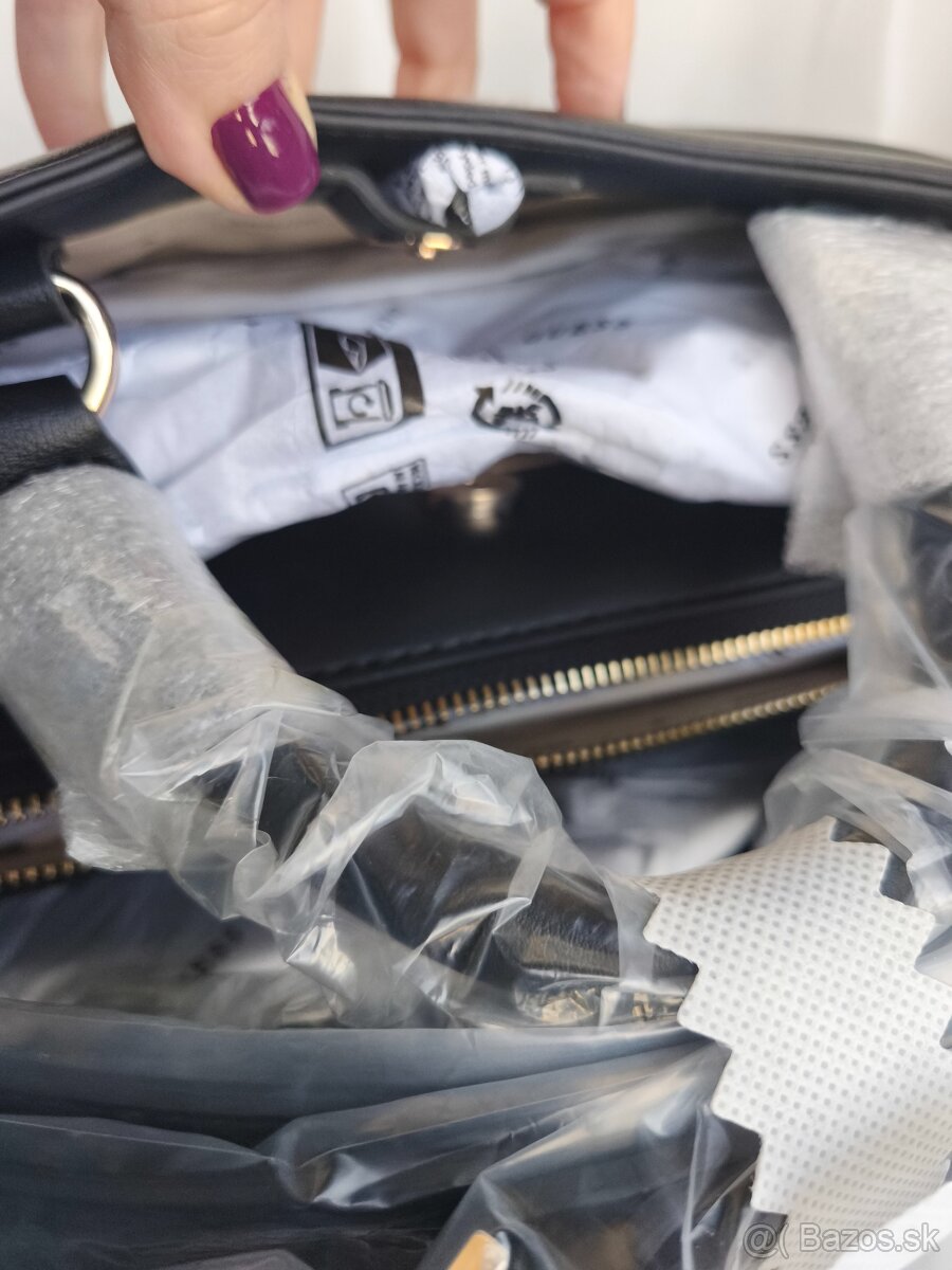 Čierna kabelka zn. Guess - 10