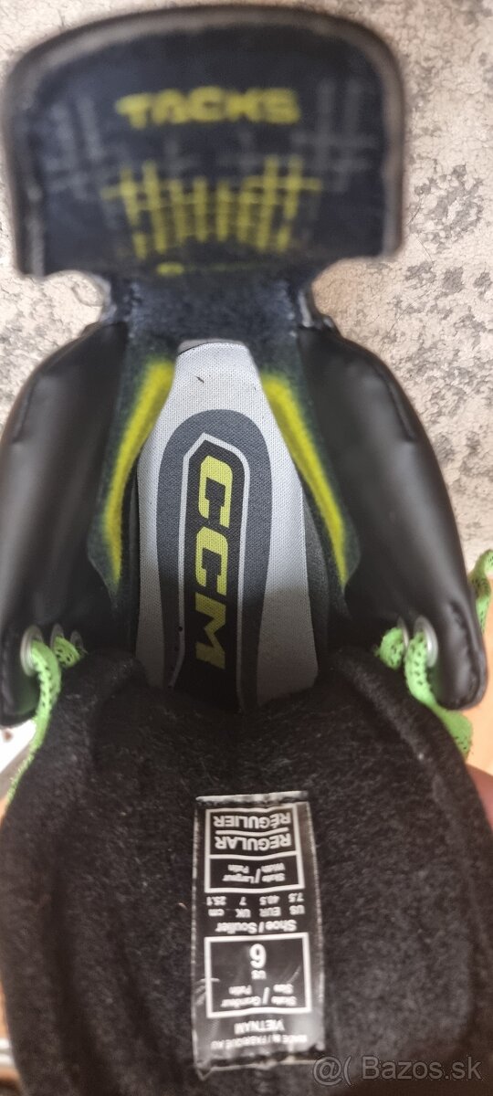 Predám len odskúšané korčule CCM XF80 Senior Regular - 10