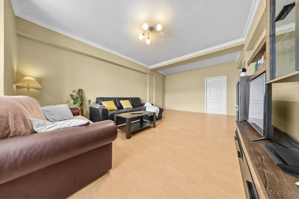 Prenájom 4-izbového bytu v centre Bratislavy – Šancová ulica - 10