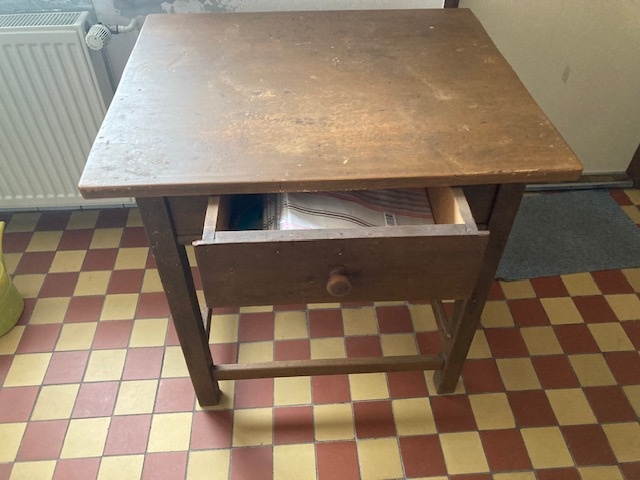 Predám retro otočný stolík pod TV - 10