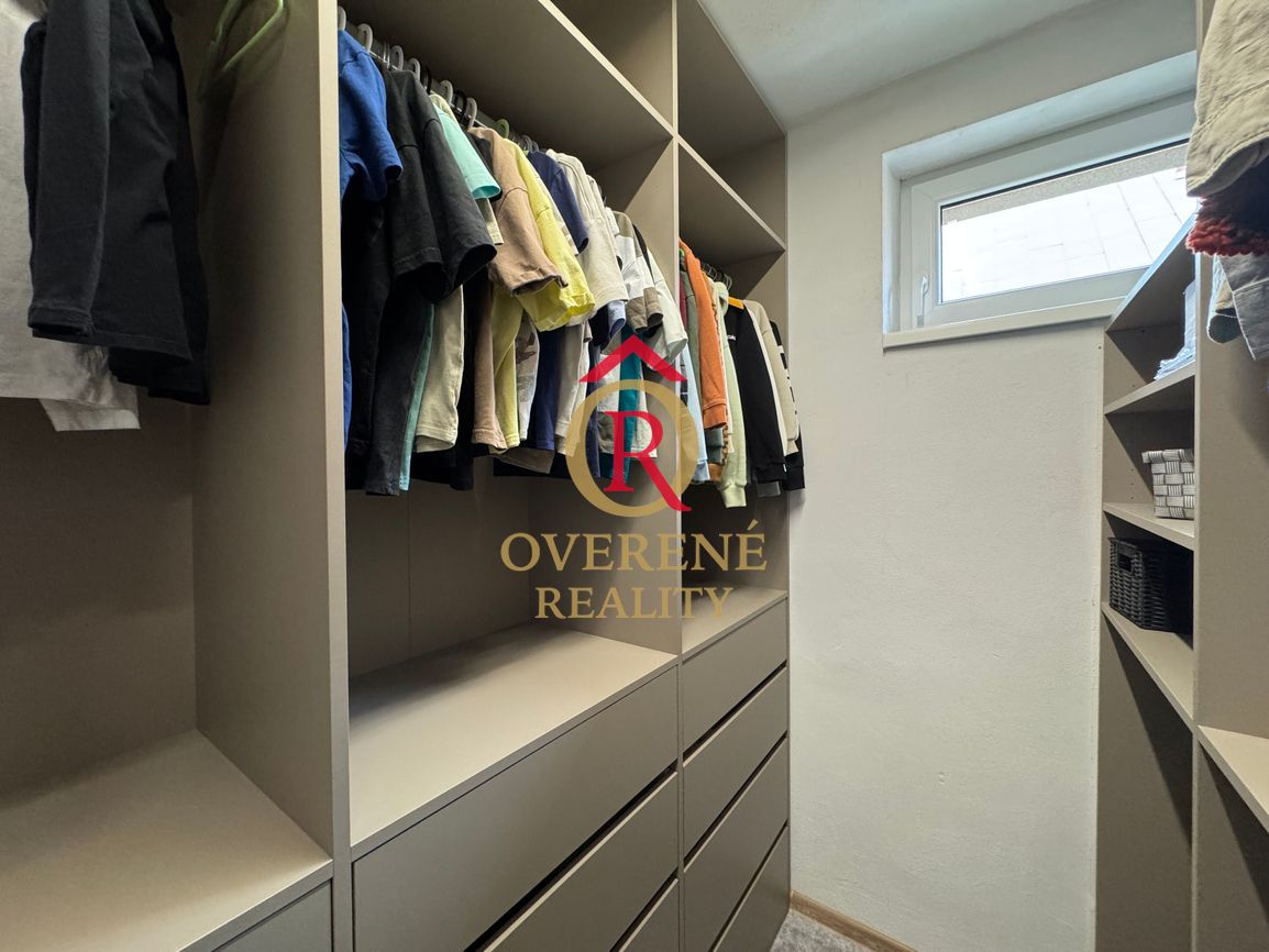 NA PREDAJ : Luxusný, kompletne zariadený rodinný dom – Ivach - 10