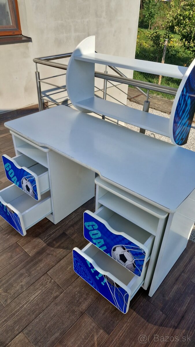 kontajner real modry futbal STOL - 10