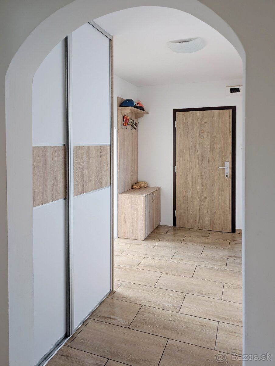 Predám 3-izbový slnečný byt Košúty 2 - 10