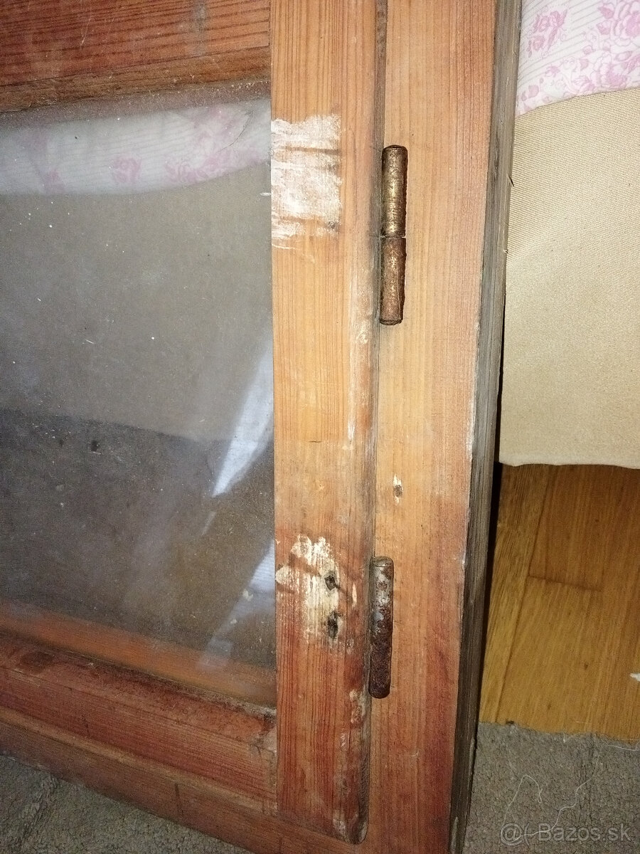 drevené okno pivnica - 10