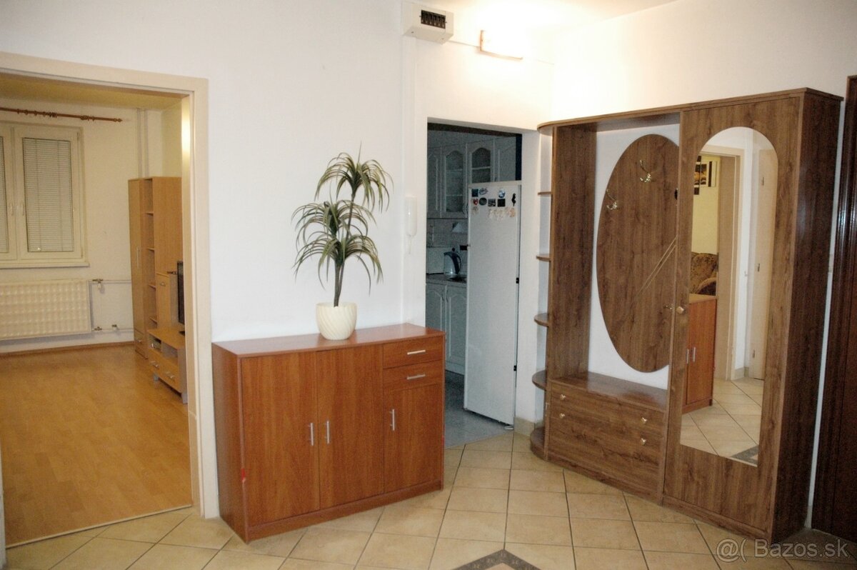 BÁNOVCE NAD BEBRAVOU - 3 izbový byt /Cyrila a Metoda/ 63 m2 - 10