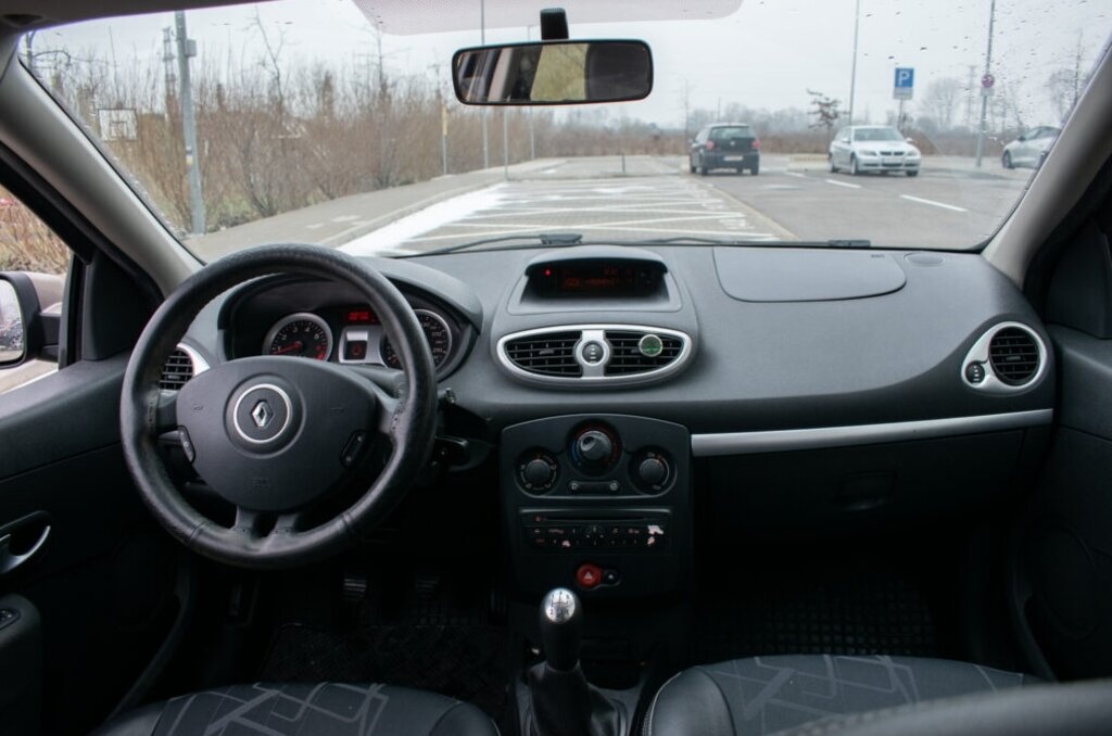 Renault Clio Grandtour 1.2 SK / 1.majiteľ - 10