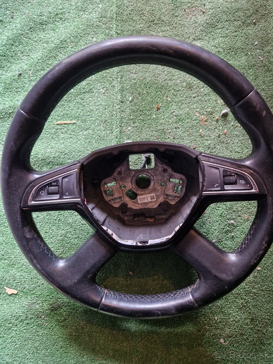 Diely interiéru Škoda Octavia 3 - 10