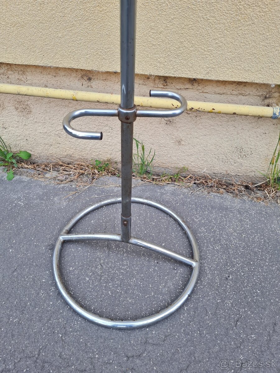 Vešiaky - 10